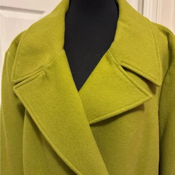 Women's Green Double-Breasted Coat - Picture 4 of 16